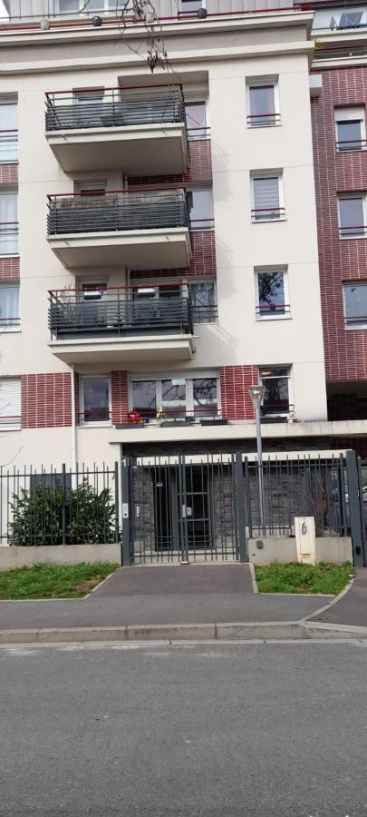 1 Chambres Pour 2 Personnes Avec 2 Salles De Bains Communes Chez L'Habitant Lognes Dış mekan fotoğraf